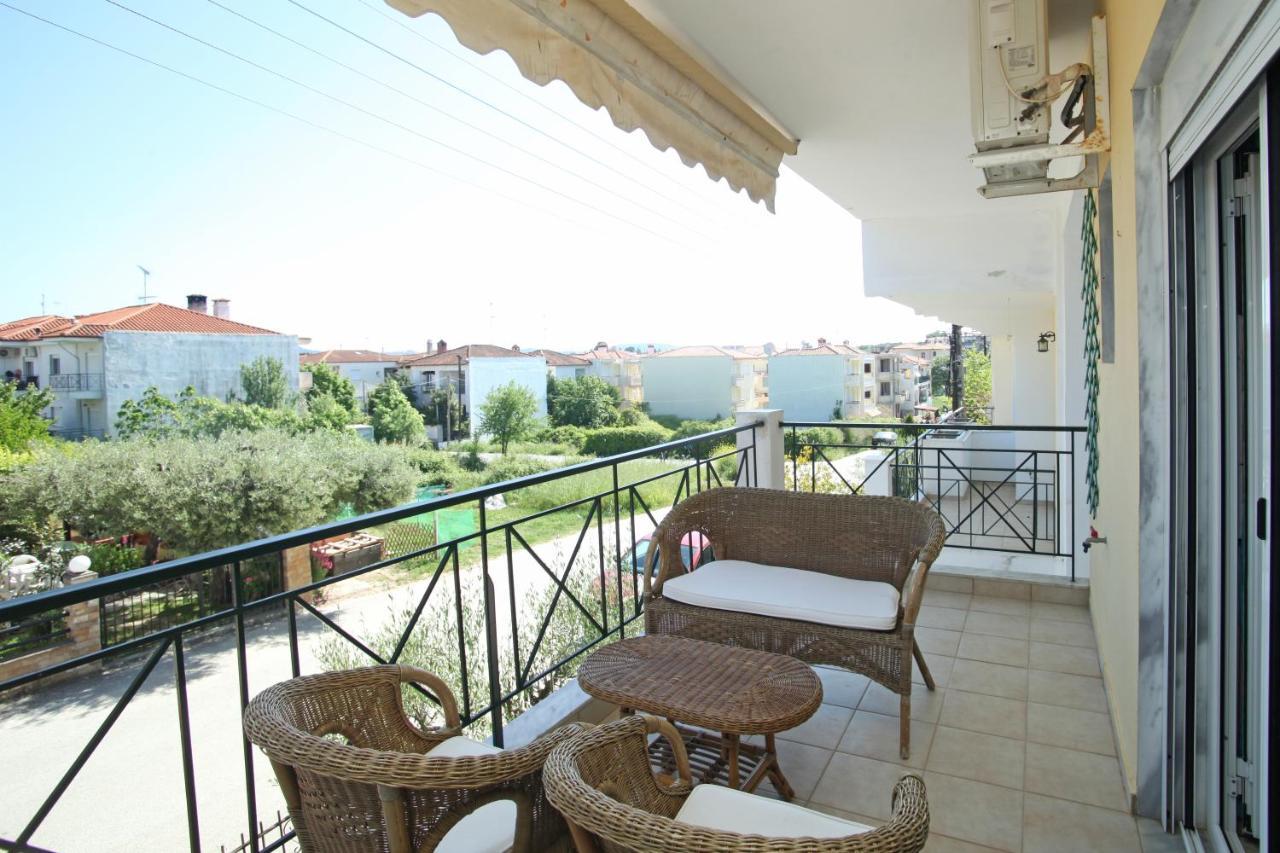 Blue Deluxe Apartment Kallithea  Экстерьер фото